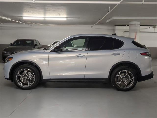 2025 Alfa Romeo Stelvio Sprint Base photo 4