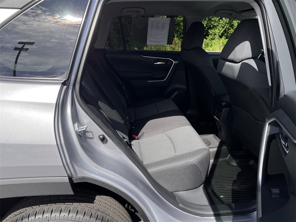 2024 Toyota RAV4 XLE photo 11