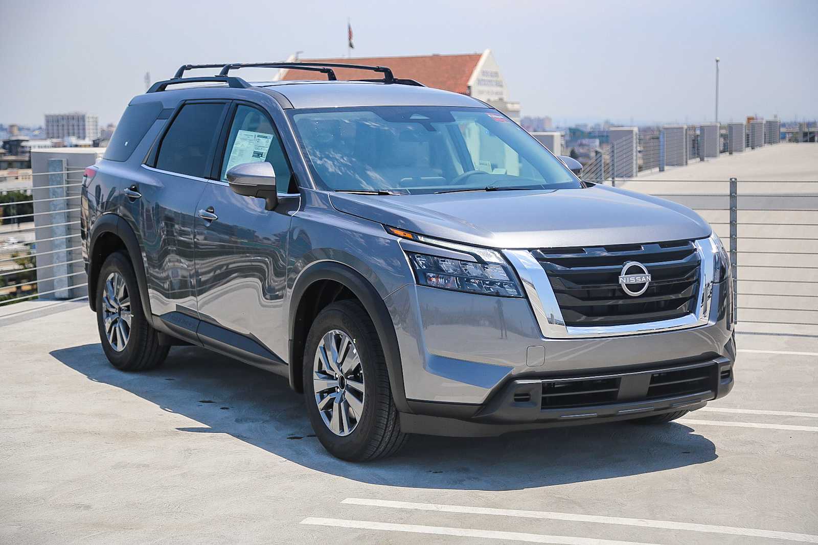2025 Nissan Pathfinder SV photo 3
