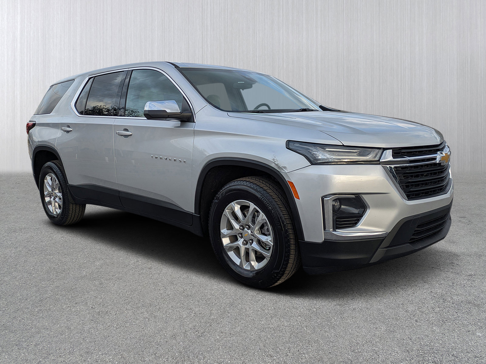 2022 Chevrolet Traverse LS's photo