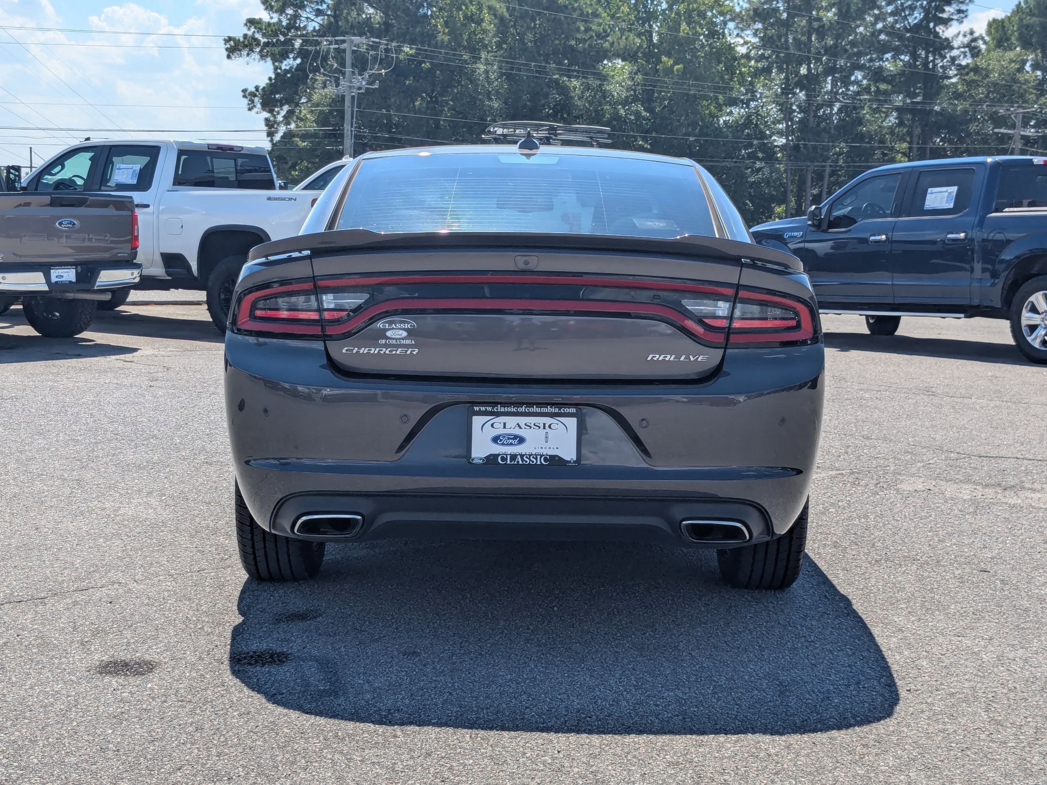 2016 Dodge Charger SXT photo 5
