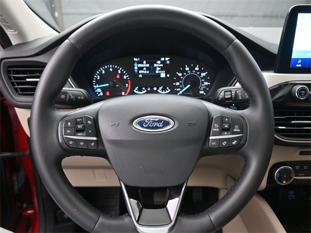 2022 Ford Escape SE photo 2