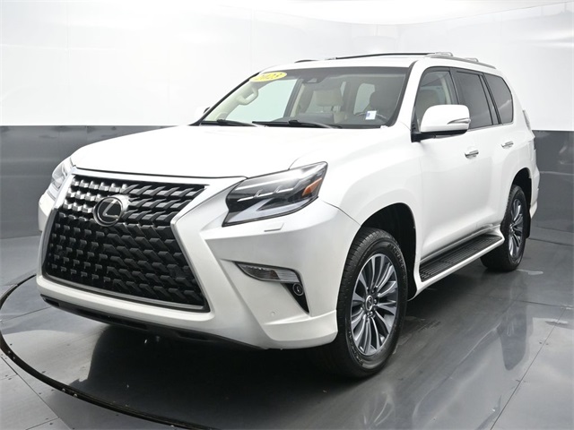 2023 Lexus GX Luxury's photo
