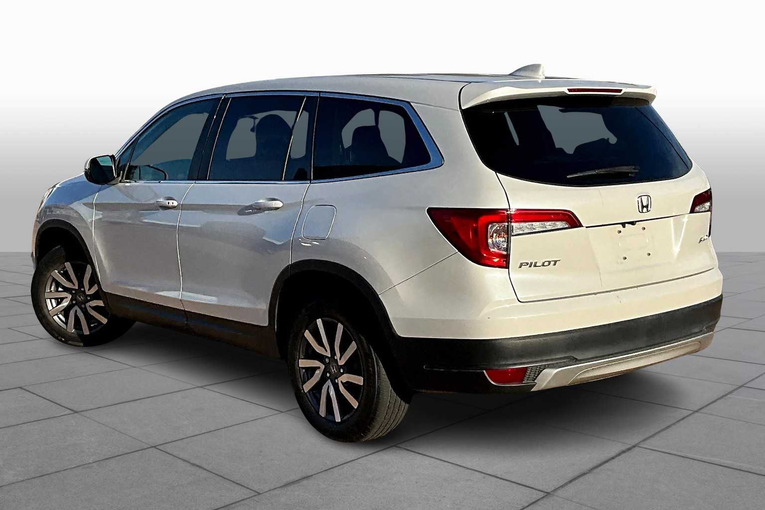 2020 Honda Pilot EX photo 11