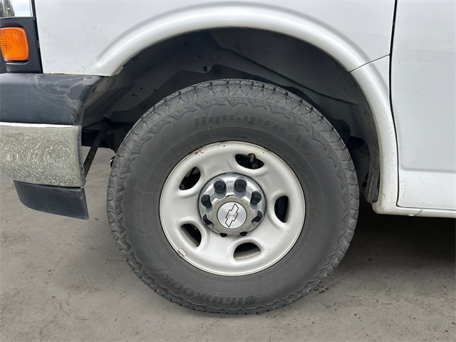 2017 Chevrolet Express 3500 LT photo 14