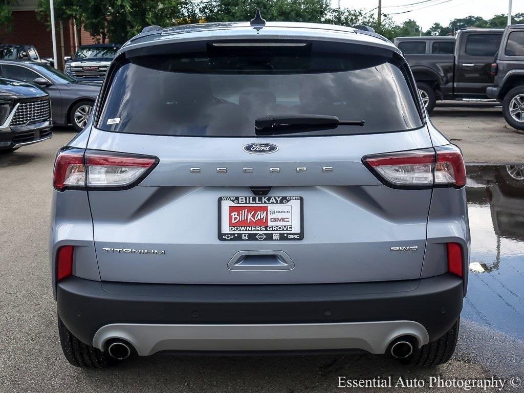 2022 Ford Escape Titanium photo 2