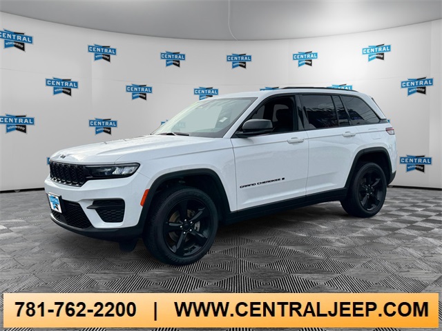 2023 Jeep Grand Cherokee Altitude's photo
