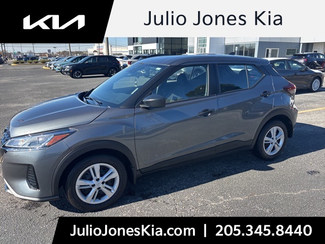 2025 Nissan KICKS PLAY Base's photo