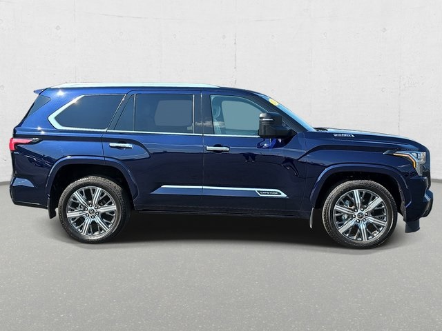 2023 Toyota Sequoia Capstone photo 4
