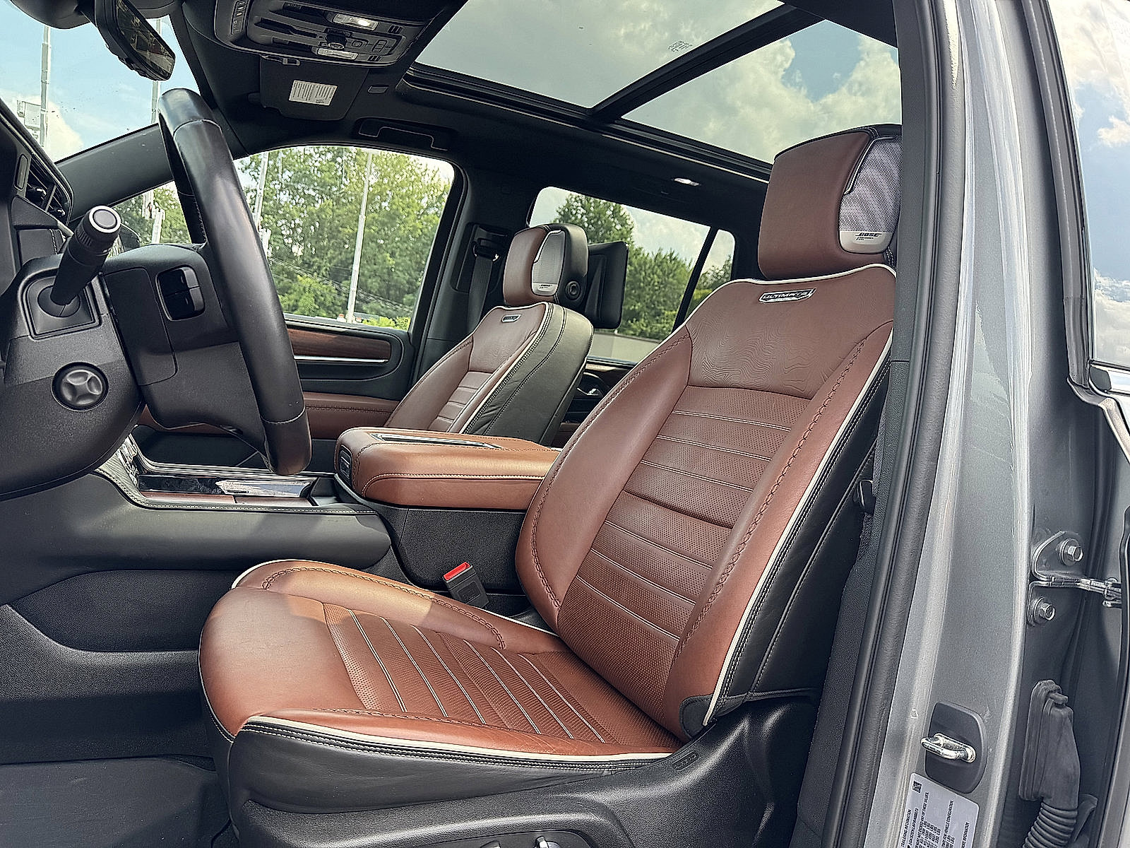 2023 Gmc Yukon Denali Ultimate photo 3
