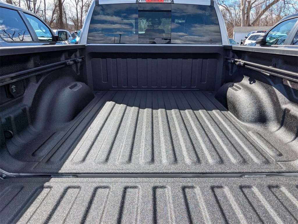 2025 Ram 1500 Tradesman photo 3