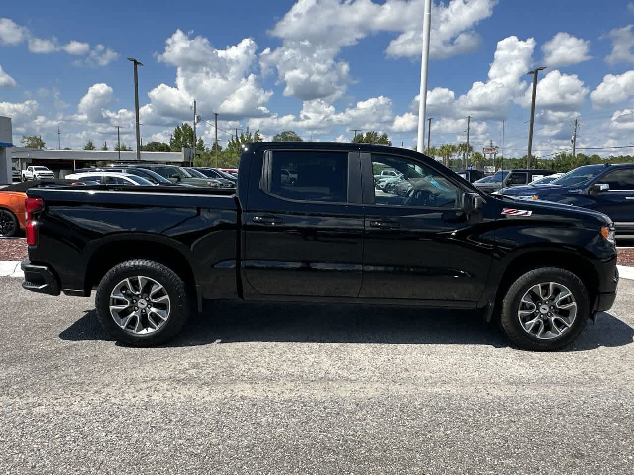 2025 Chevrolet Silverado 1500 RST photo 8