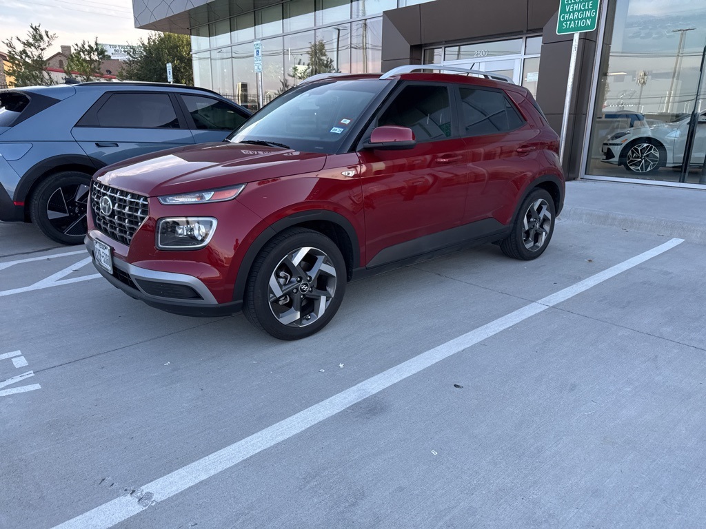 2024 Hyundai Venue Limited photo 5