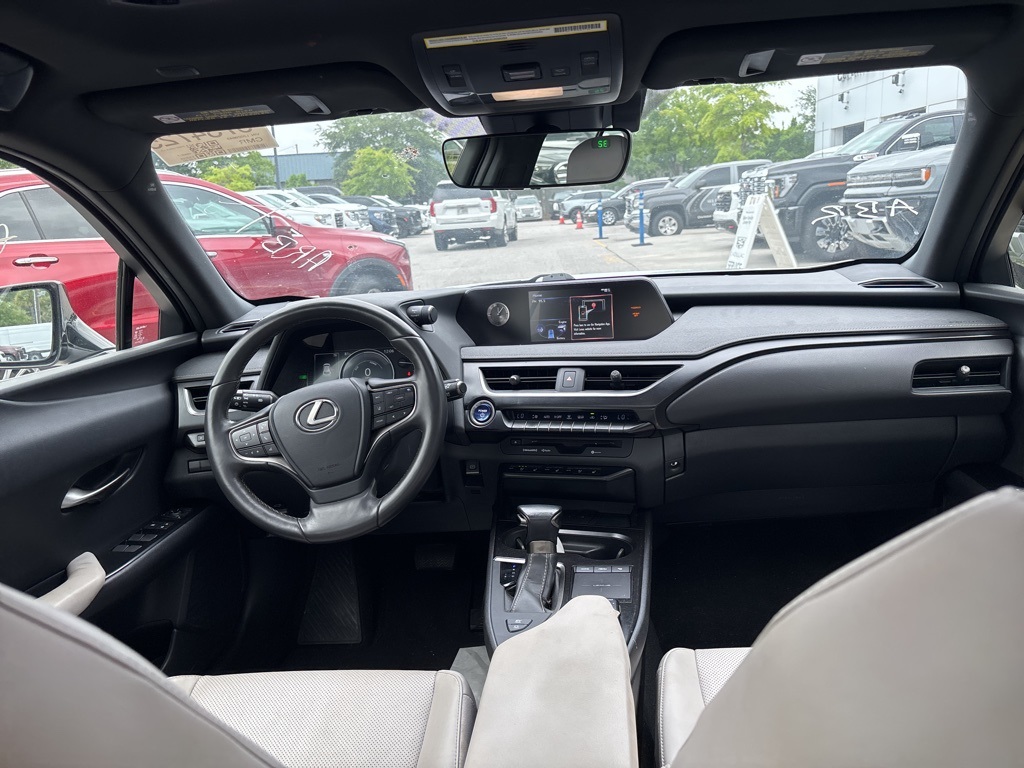 2020 Lexus UX 250h Premium photo 34