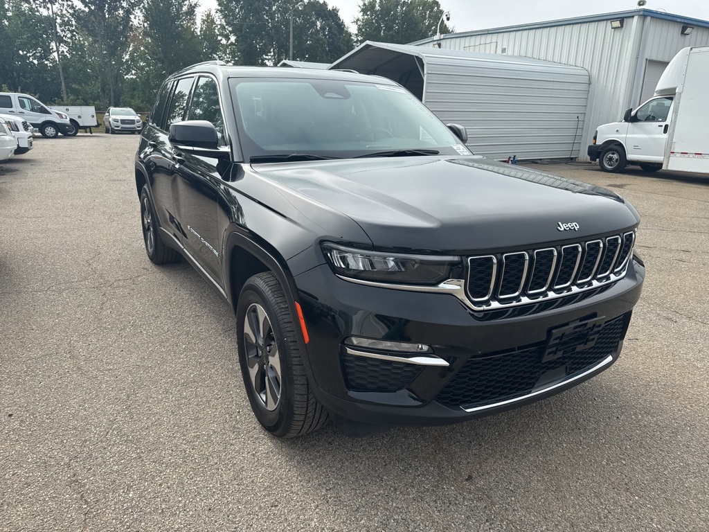 2023 Jeep Cherokee 4xe photo 2