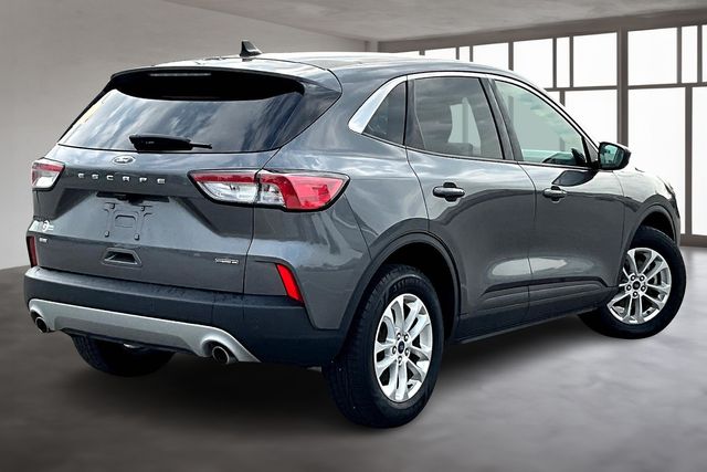 2021 Ford Escape Hybrid SE photo 2