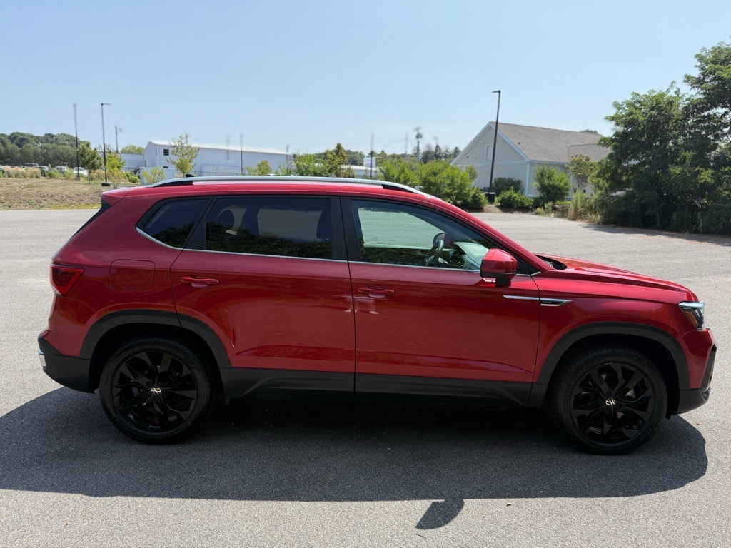 2022 Volkswagen Taos SE photo 6