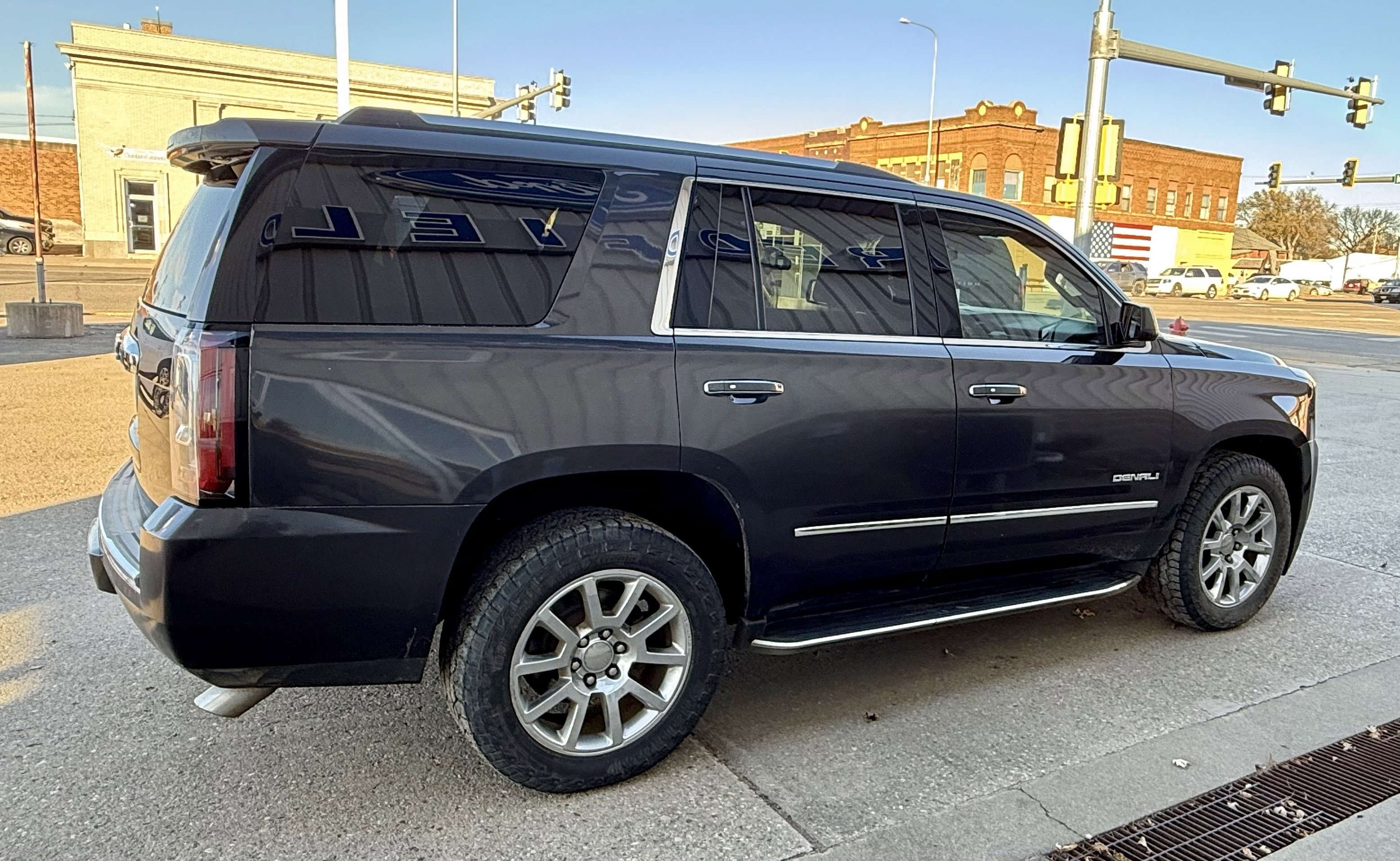 2015 Gmc Yukon Denali photo 2