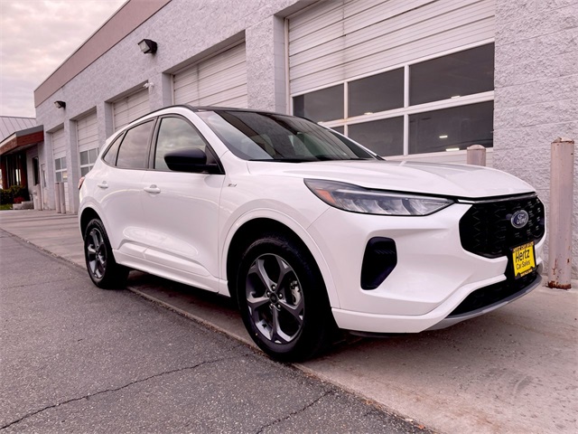 2024 Ford Escape ST-Line photo 3