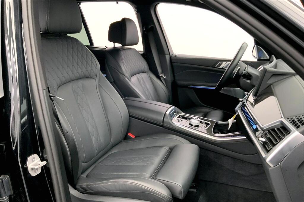 2025 Bmw X5 M60i photo 3