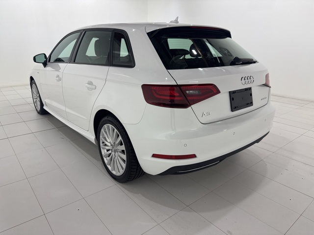 2016 Audi A3 E-tron Premium photo 3