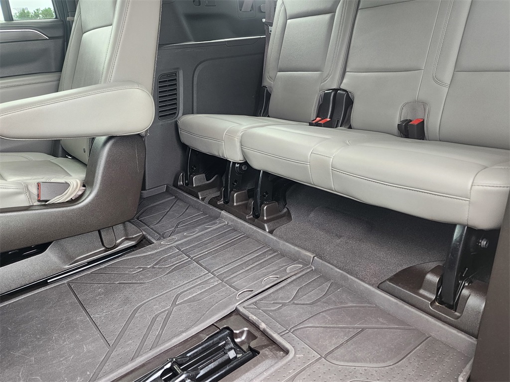 2021 Chevrolet Suburban Z71 photo 11
