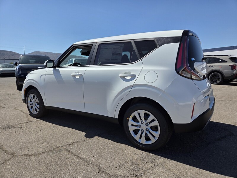2025 Kia Soul LX photo 3