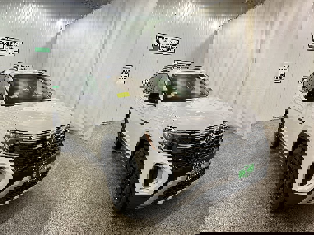 New 2025 Pure White Volkswagen 2.0T Peak Edition image 1