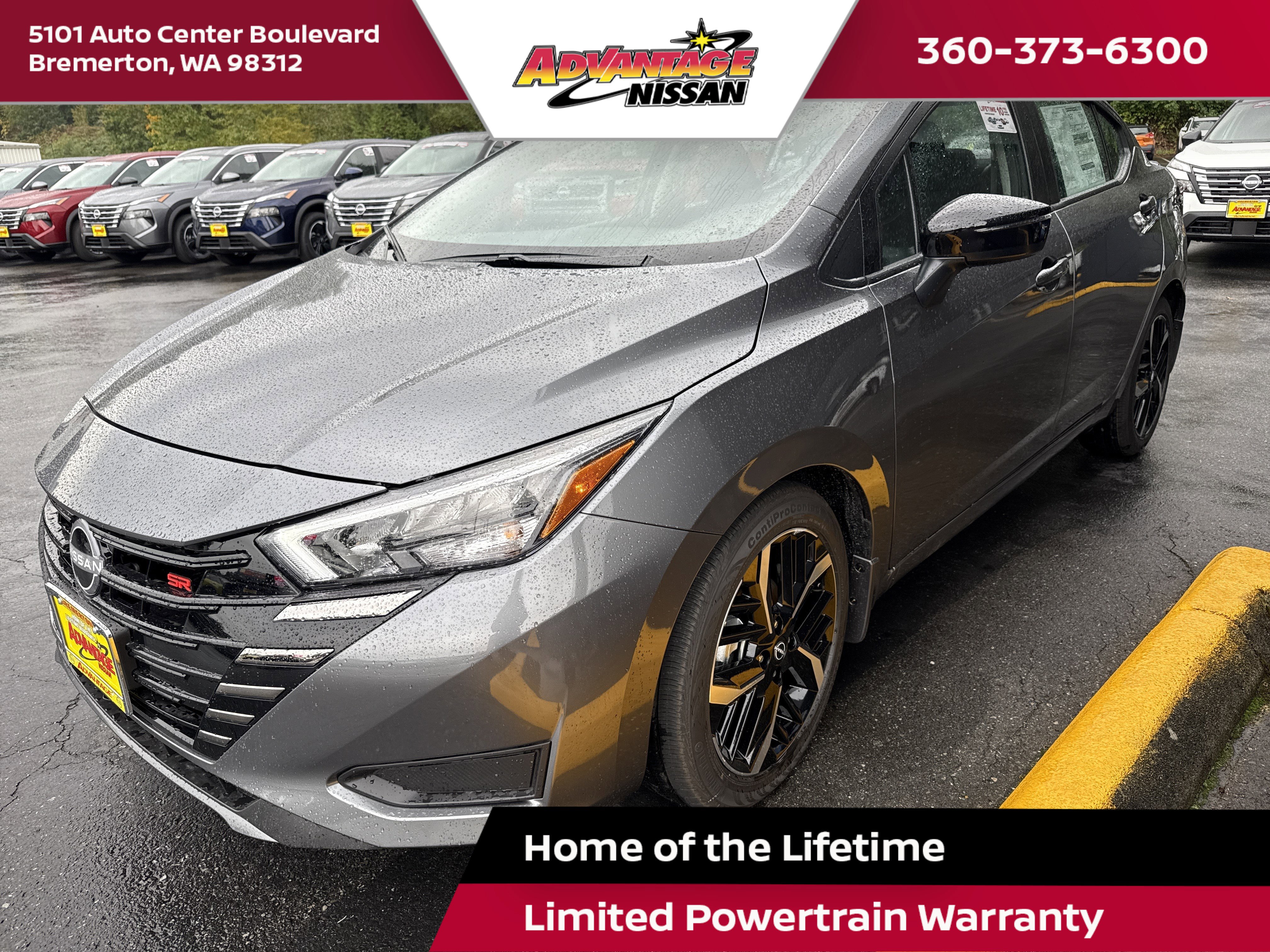 2025 Nissan Versa Sedan SR's photo