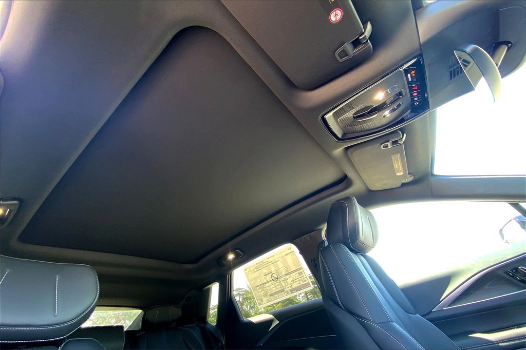 2025 Cadillac Lyriq Luxury photo 28