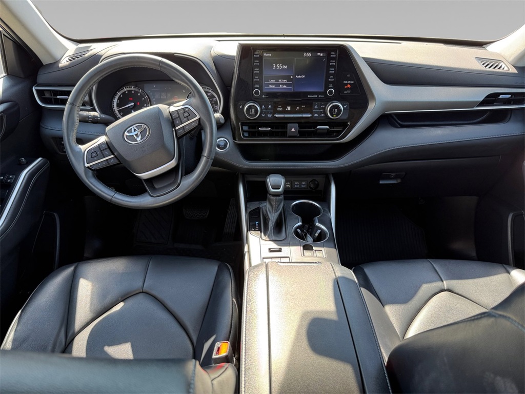 2022 Toyota Highlander XLE photo 13
