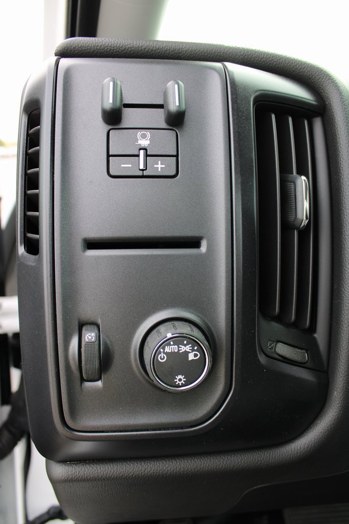 2024 Chevrolet Silverado 6500HD Work Truck photo 9