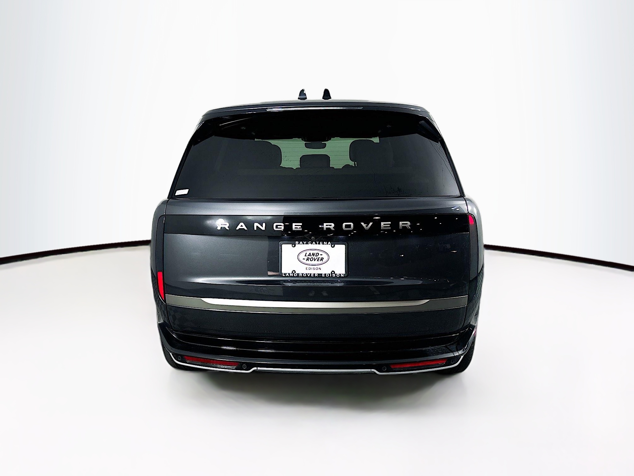 2025 Land Rover Range Rover SE photo 4