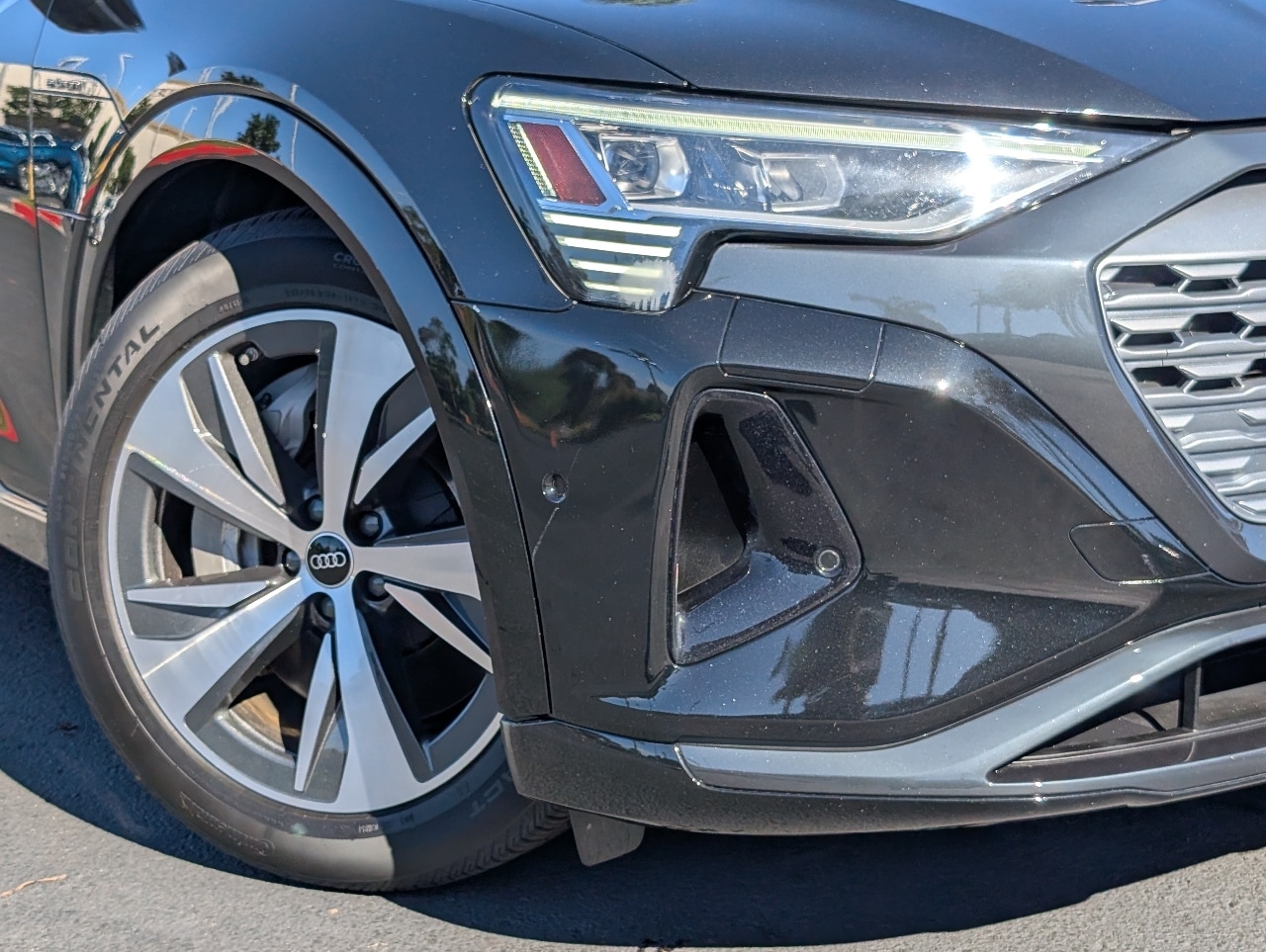 2024 Audi Q8 E-tron Premium Plus photo 2