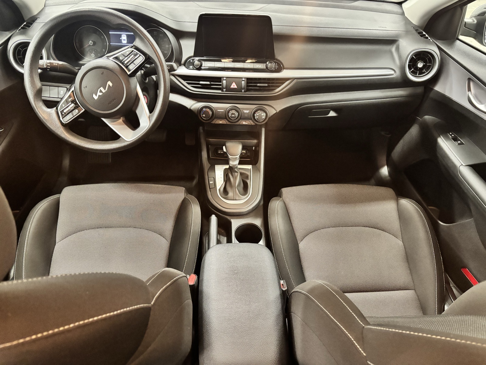 2024 Kia Forte LXS photo 4