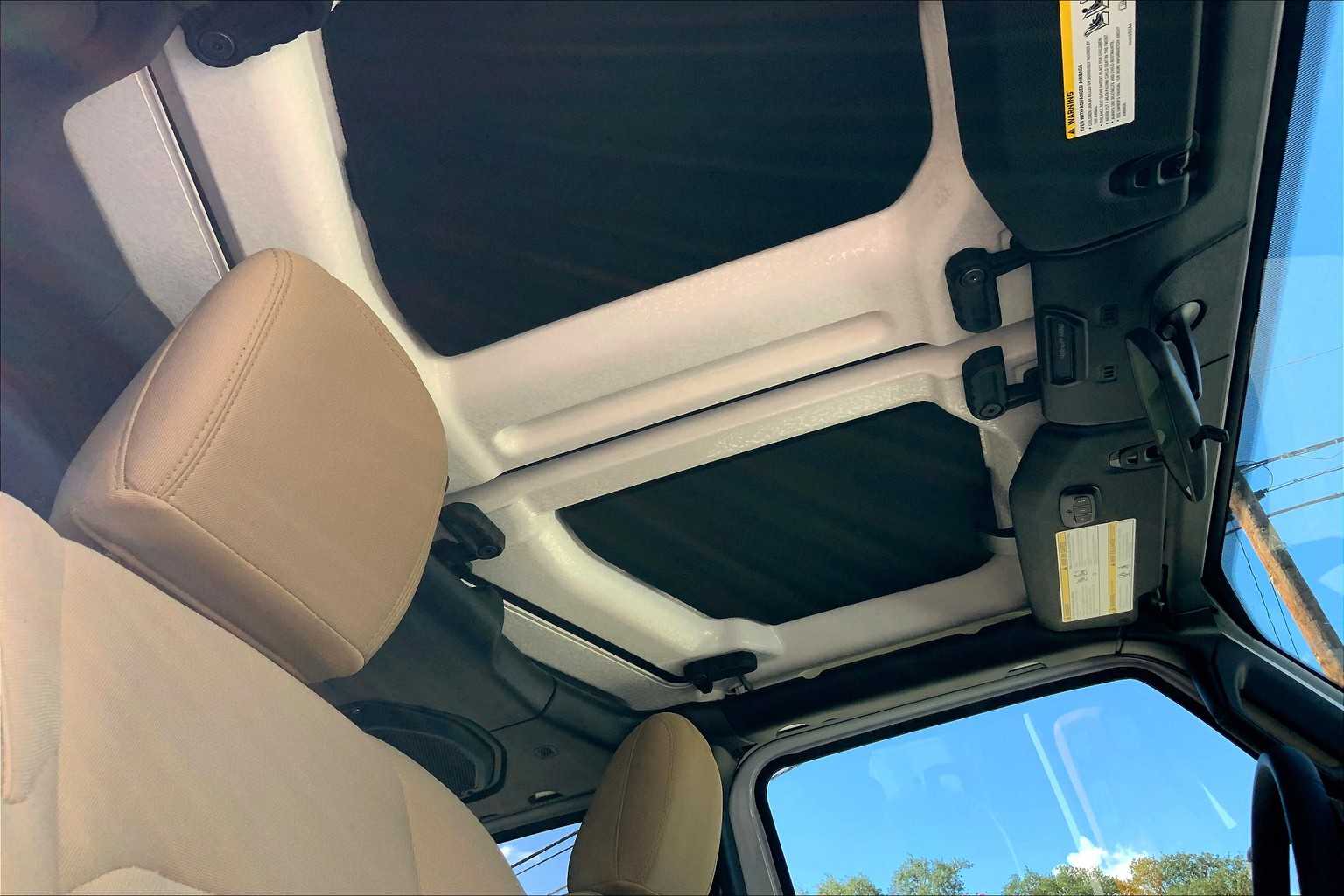 2023 Jeep Gladiator Willys photo 13