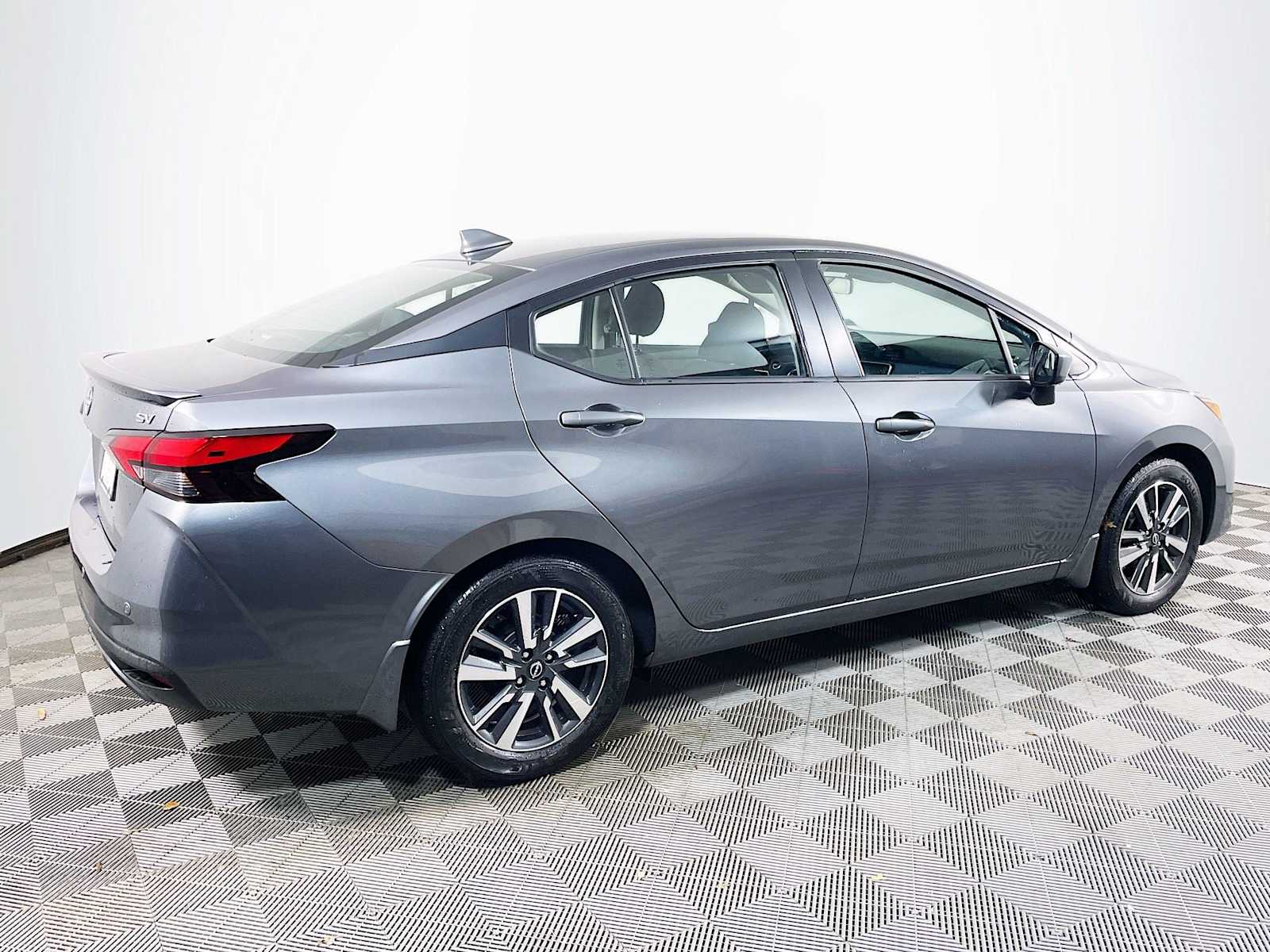 2024 Nissan Versa SV photo 4