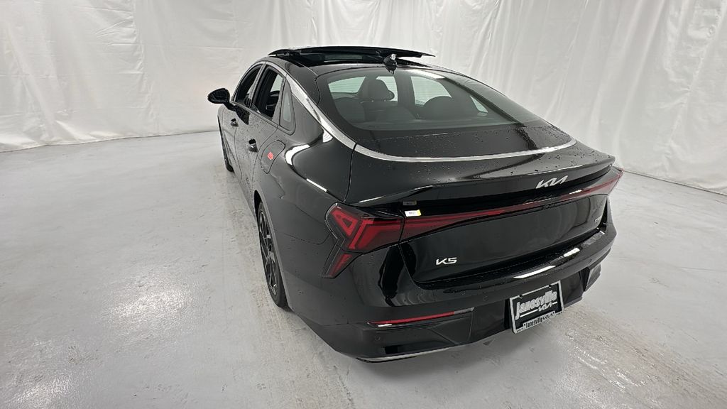 2026 Kia K5 GT-Line photo 5