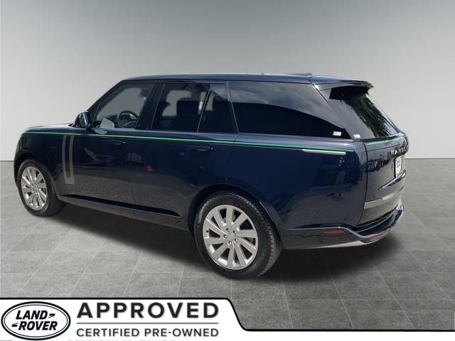 2023 Land Rover Range Rover SE photo 3