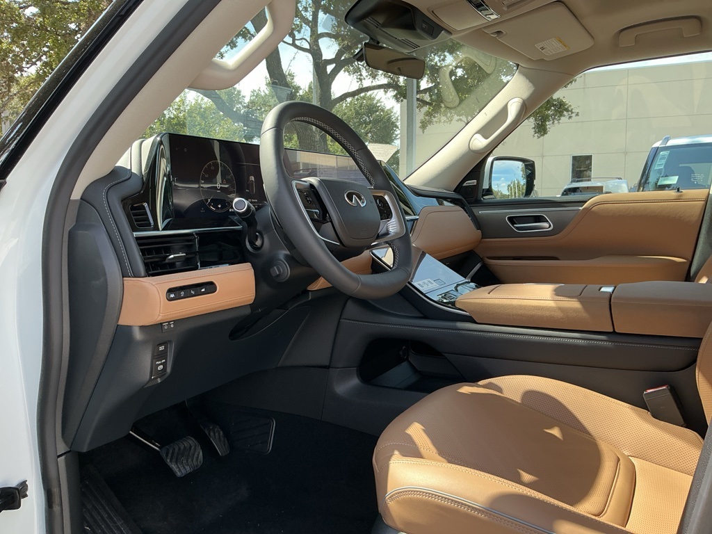 2026 Infiniti QX80 Luxe photo 19