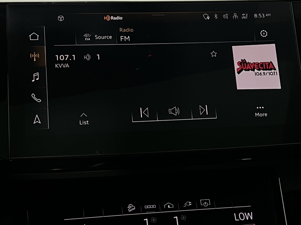 2023 Audi e-tron Premium photo 17