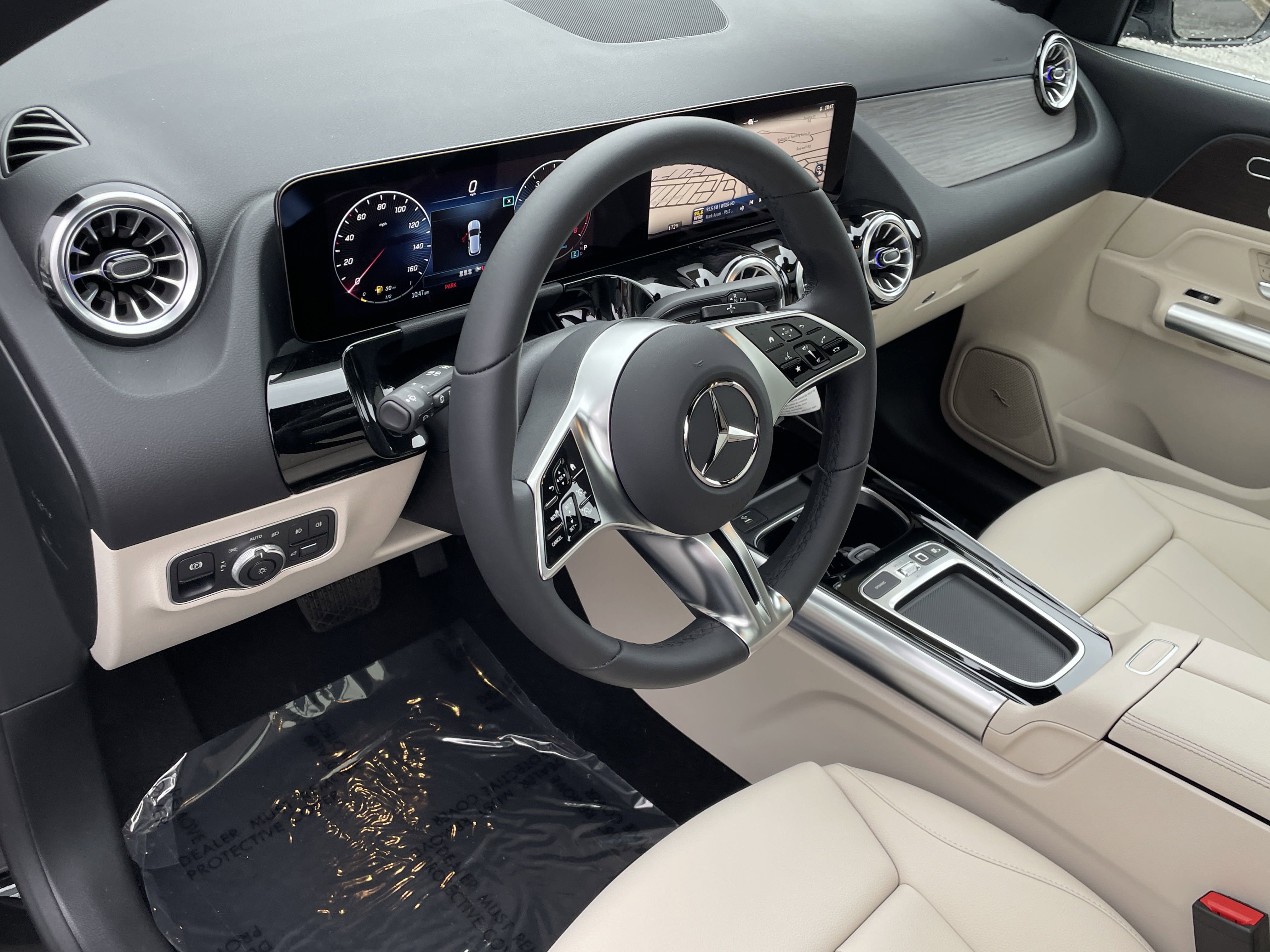 2025 Mercedes Benz GLA 250 photo 3