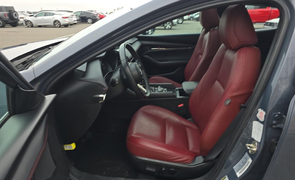 2024 Mazda Mazda3 2.5 s Carbon photo 3