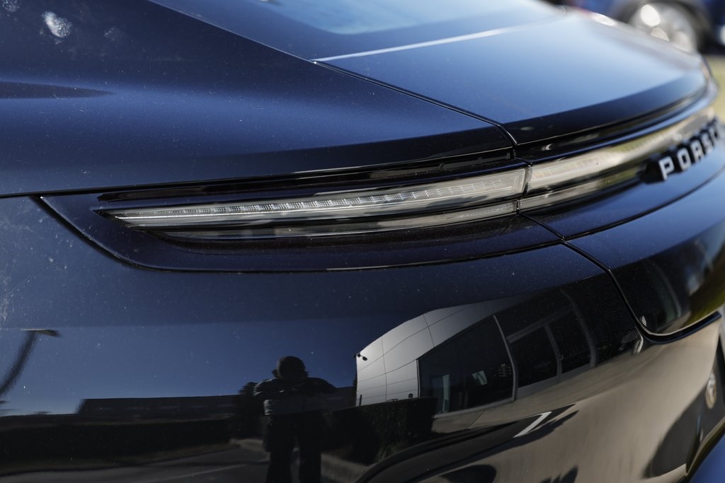 2025 Porsche Panamera 4 photo 13