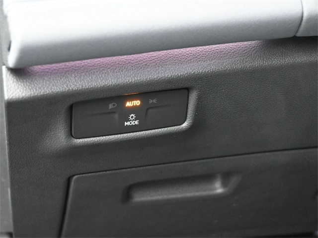 2025 Volkswagen Tiguan SE photo 19
