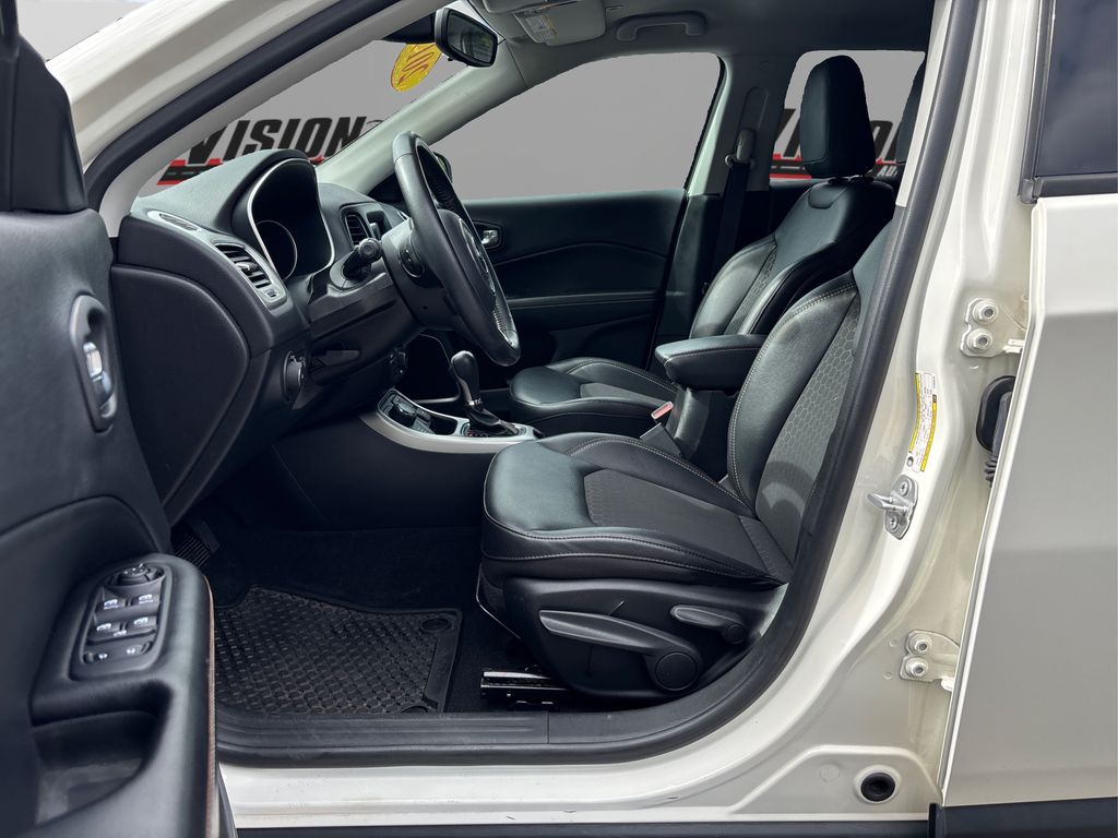 2019 Jeep Compass Latitude photo 9