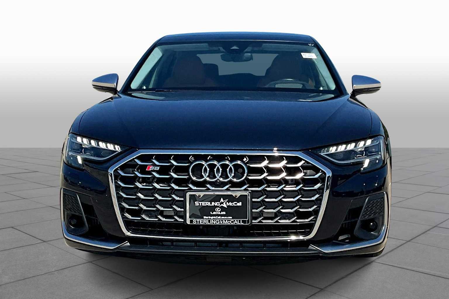 2022 Audi S8 Quattro photo 3