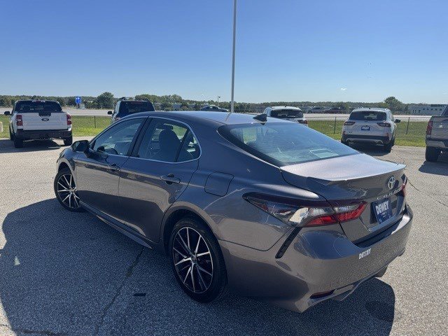 2023 Toyota Camry SE photo 5