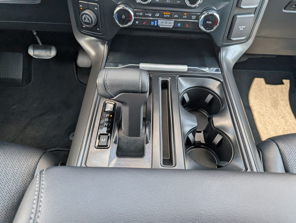 2025 Ford F-150 Lariat photo 13