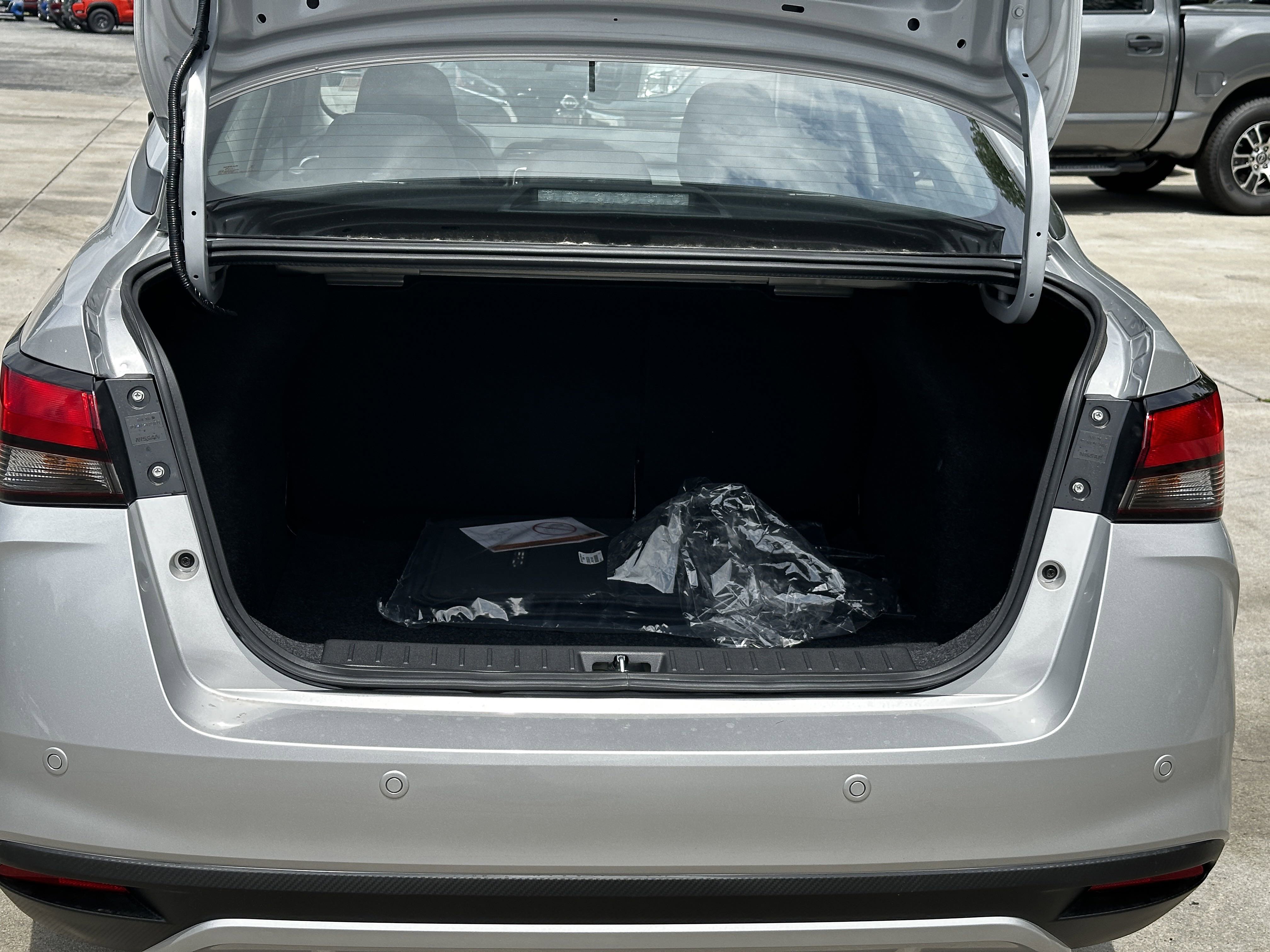 2025 Nissan Versa S photo 2